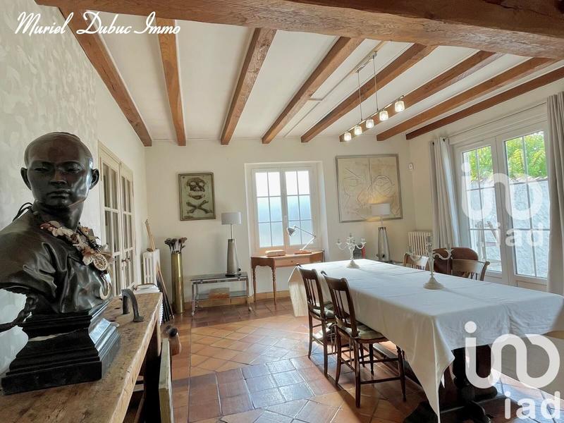 Maison - 245 m² - 12 pièces