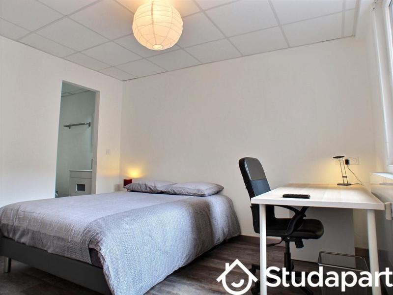 Chambre - 15 m² - 1 pièce