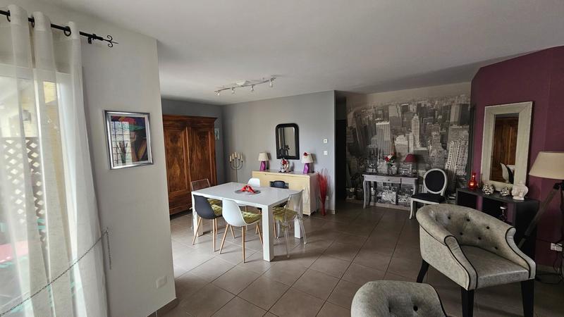 Maison - 95 m² - 5 pièces