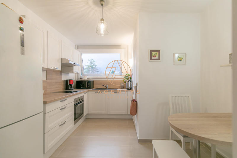 Appartement - 89 m² - 5 pièces