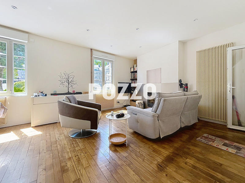 Maison - 104 m² - 8 pièces