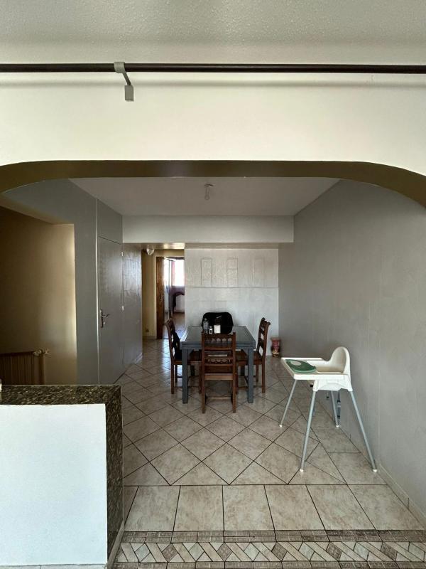 Appartement - 100 m² - 5 pièces