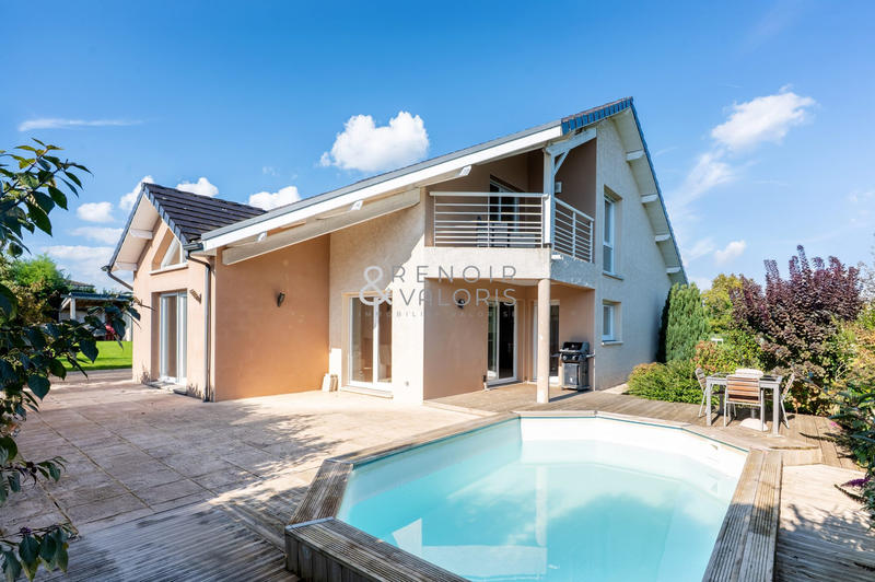Maison - 270 m² - 7 pièces