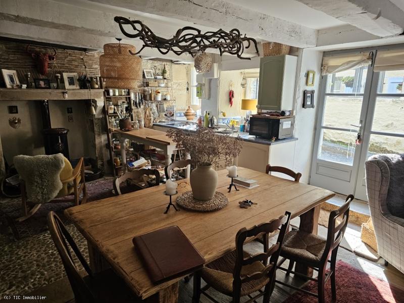 Maison en pierre - 108 m² - 4 pièces