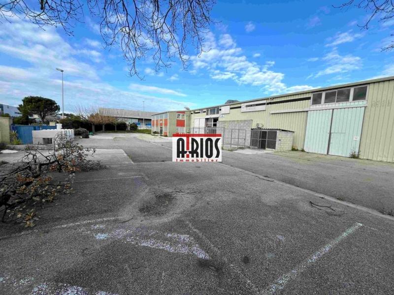 Local d'activité / Entrepôt - 1 710 m²