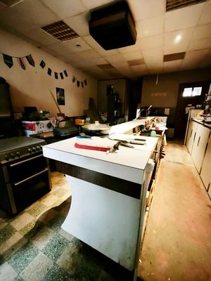 Maison - 236 m² - 9 pièces