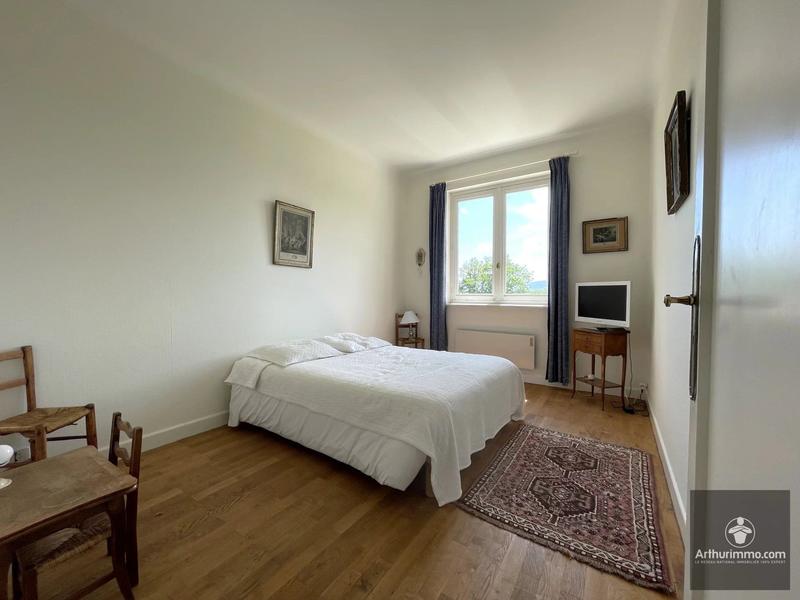 Maison - 318 m² - 11 pièces