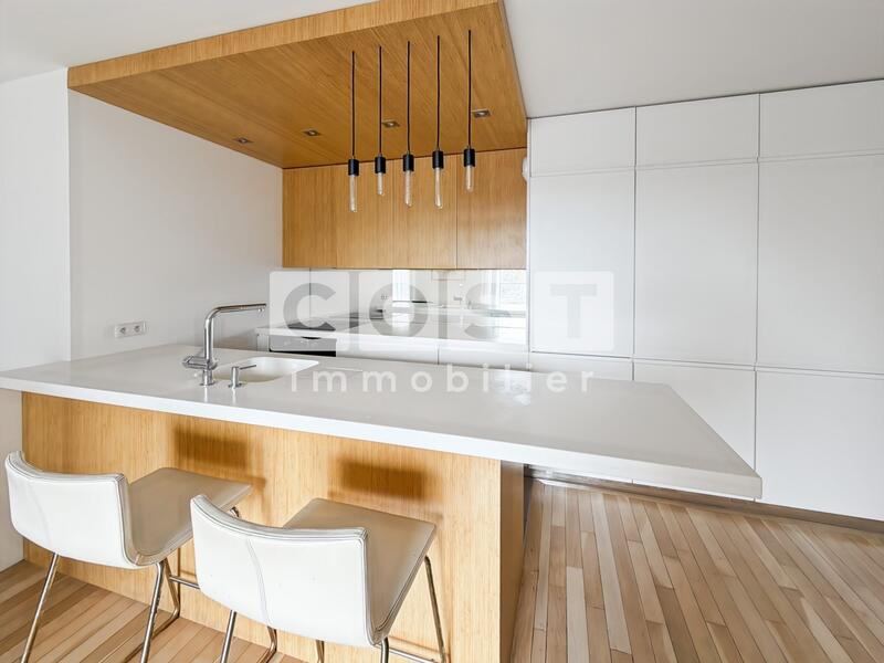 Appartement - 90 m² - 4 pièces