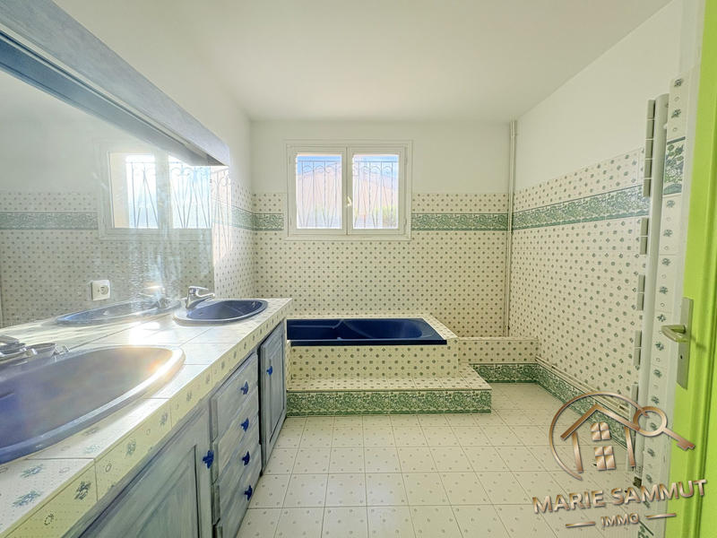 Maison traditionnelle - 163 m² - 5 pièces