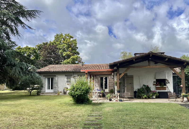 Maison de village - 240 m² - 8 pièces