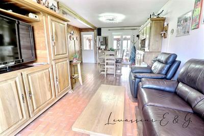 Maison - 93 m² - 7 pièces