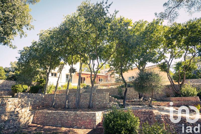 Maison - 220 m² - 6 pièces