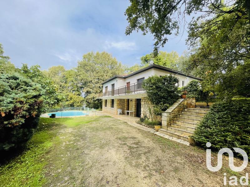 Maison - 230 m² - 6 pièces