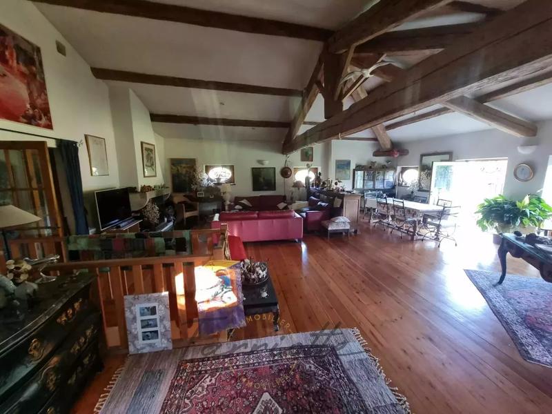 Propriété - 367 m² - 11 pièces