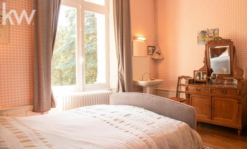 Propriété - 300 m² - 8 pièces