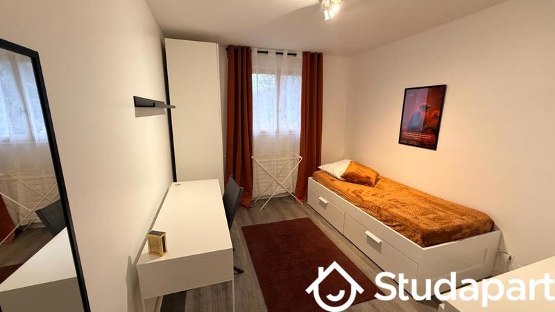 Chambre - 10 m² - 1 pièce