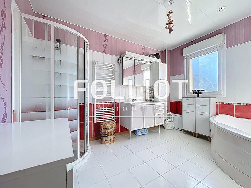 Maison - 187 m² - 7 pièces