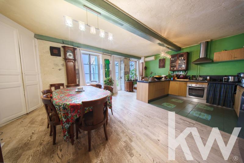 Maison en pierre - 160 m² - 8 pièces