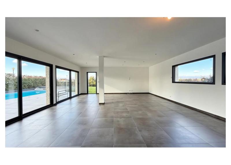 Maison - 245 m² - 6 pièces