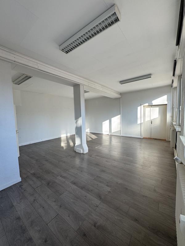 Local d'activités - 106 m²