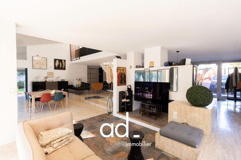 Villa - 220 m² - 5 pièces