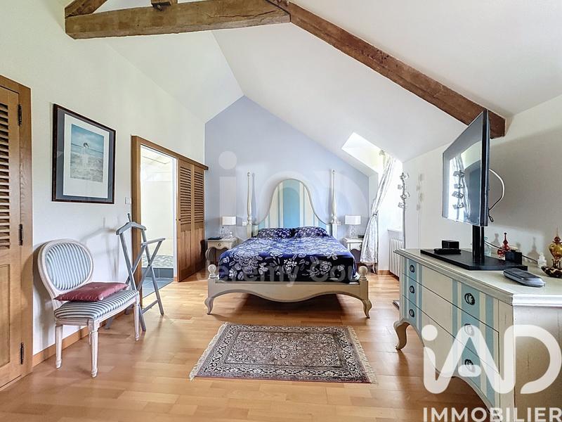 Maison - 332 m² - 12 pièces
