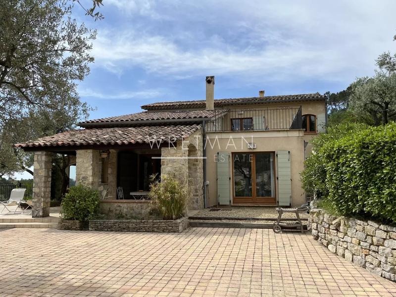 Villa - 185 m² - 8 pièces