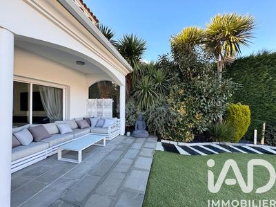 Maison - 328 m² - 6 pièces