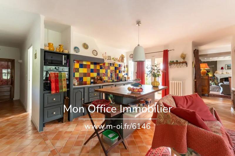 Maison - 330 m² - 10 pièces