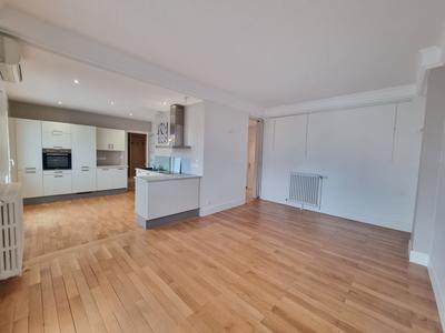 Appartement - 80 m² - 3 pièces