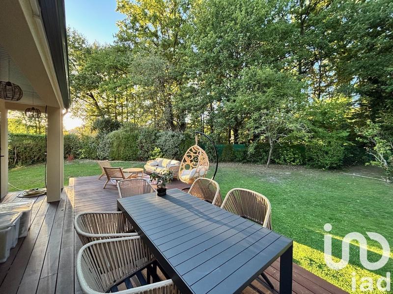 Maison - 168 m² - 8 pièces