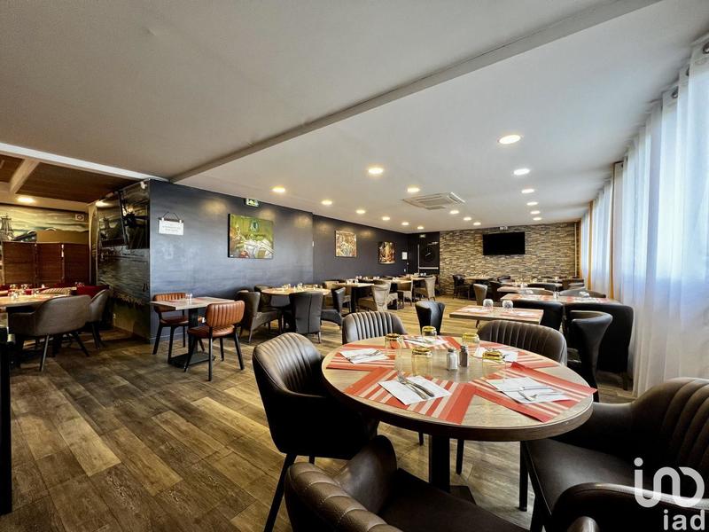 Local commercial - 305 m²