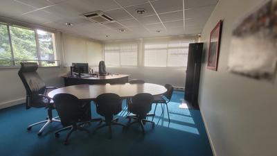 Bureau - 218 m²
