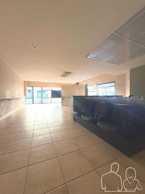 Local commercial - 90 m² - 3 pièces