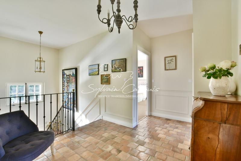 Maison bourgeoise - 270 m² - 9 pièces