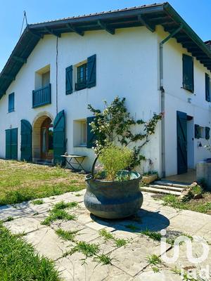 Maison - 280 m² - 6 pièces