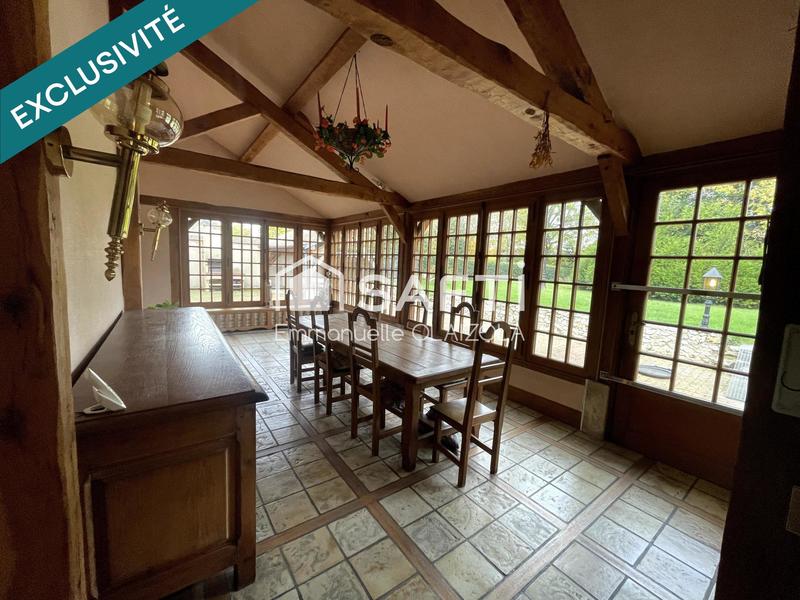 Maison - 235 m² - 9 pièces