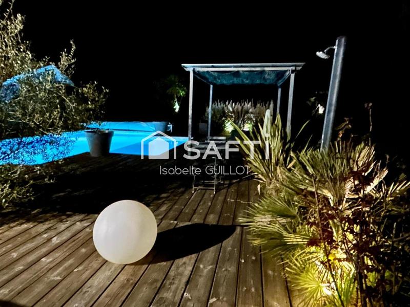 Maison - 240 m² - 9 pièces