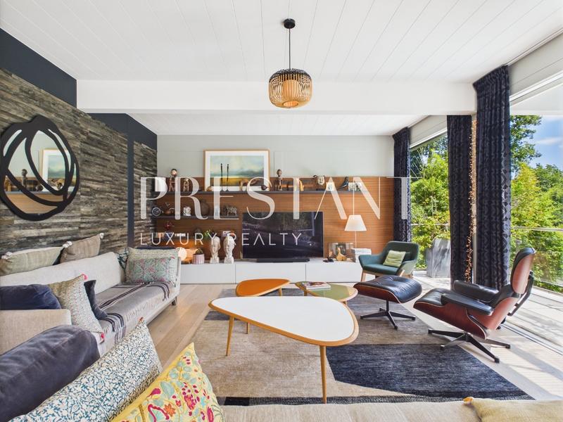 Maison - 337 m² - 8 pièces