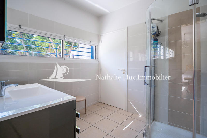 Maison - 256 m² - 7 pièces