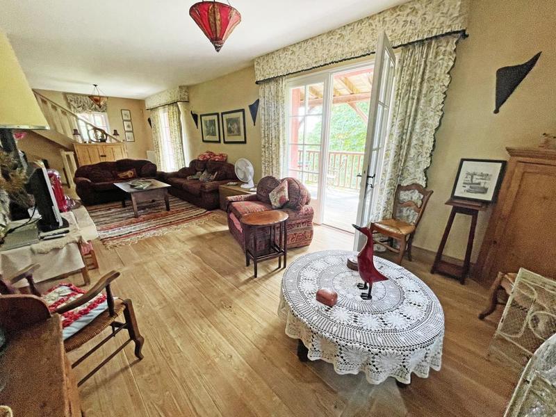 Maison - 287 m² - 7 pièces