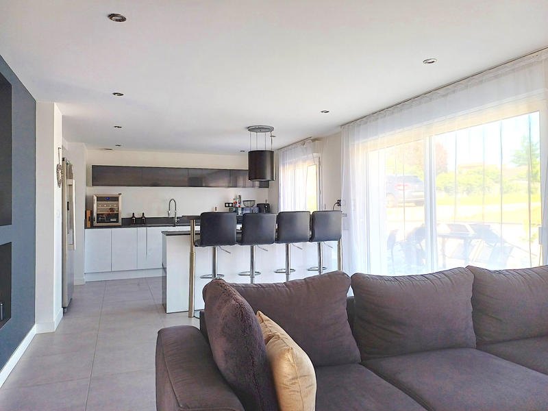 Maison - 138 m² - 6 pièces