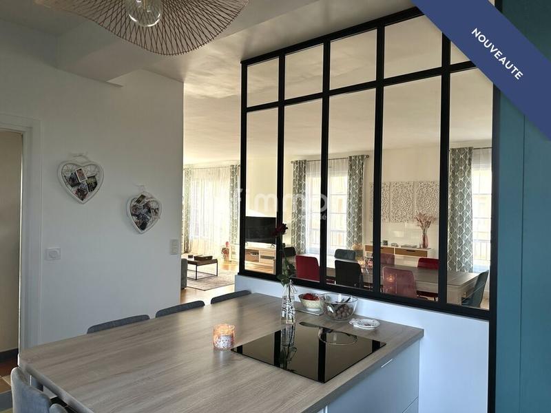 Duplex - 247 m² - 8 pièces