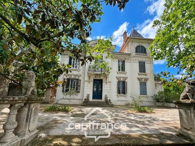 Maison de maîtres - 305 m² - 12 pièces