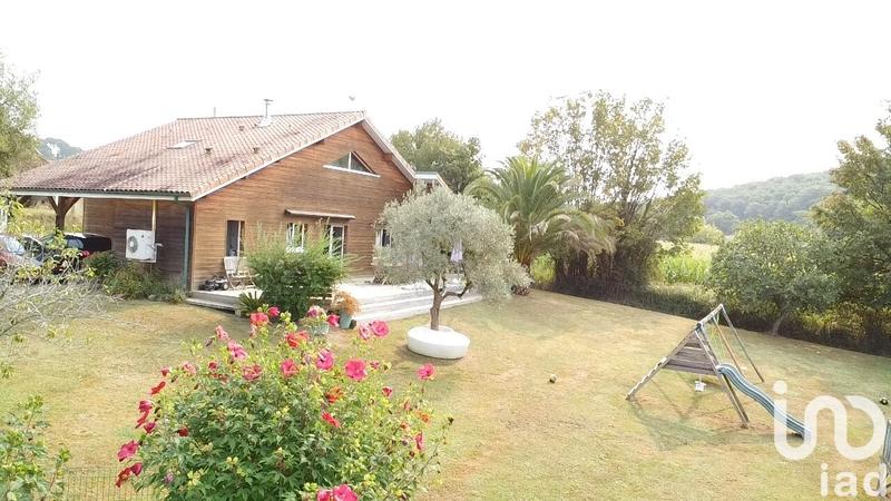 Maison - 137 m² - 6 pièces