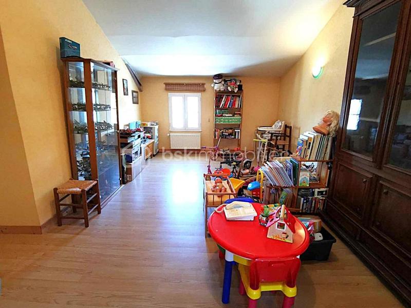 Maison - 248 m² - 11 pièces