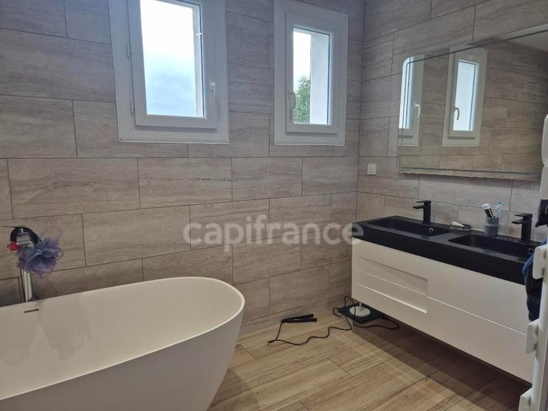 Maison - 135 m² - 5 pièces