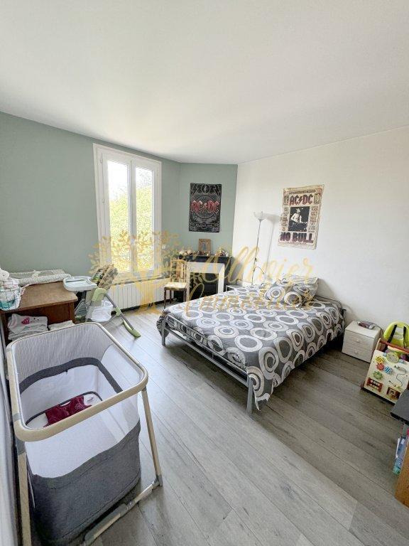 Maison - 209 m² - 8 pièces