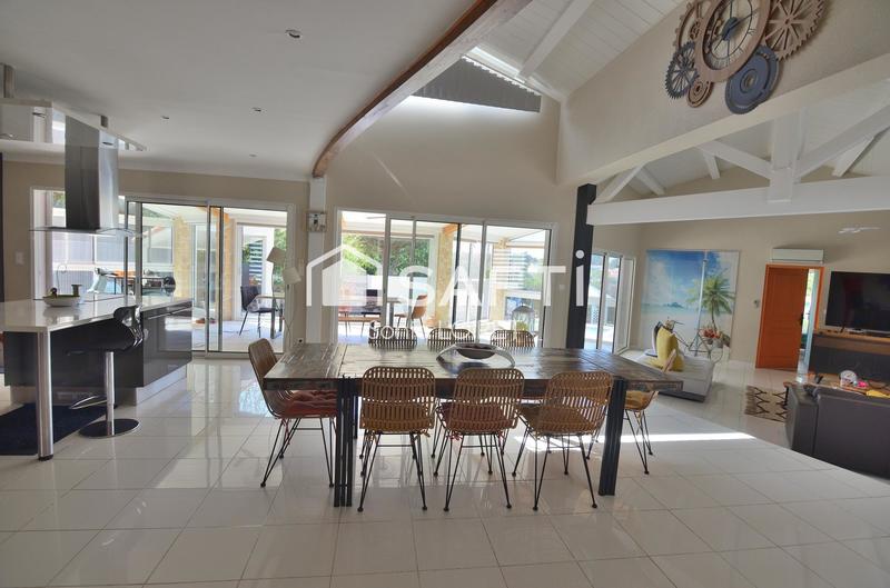 Villa - 202 m² - 7 pièces