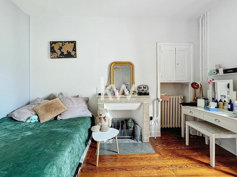 Maison - 250 m² - 10 pièces